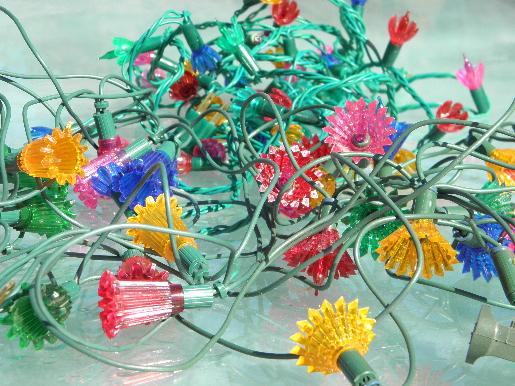 lot-old-midget-Christmas-tree-lights-fancy-plastic-flower-reflectors-Laurel-Leaf-Farm-item-no-b105333-1
